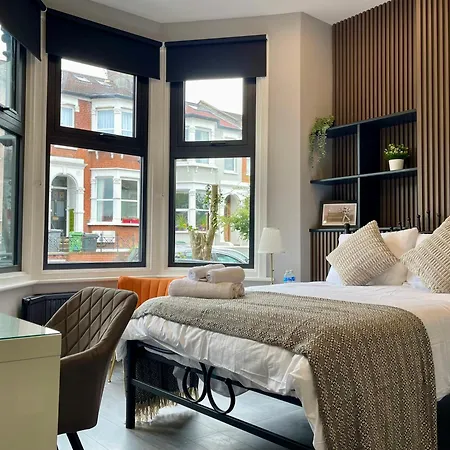 Luxury Guest House In Vibrant London Area Exterior photo