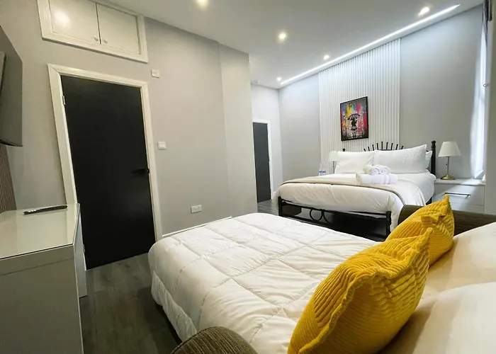 Luxury Guest House In Vibrant London Area