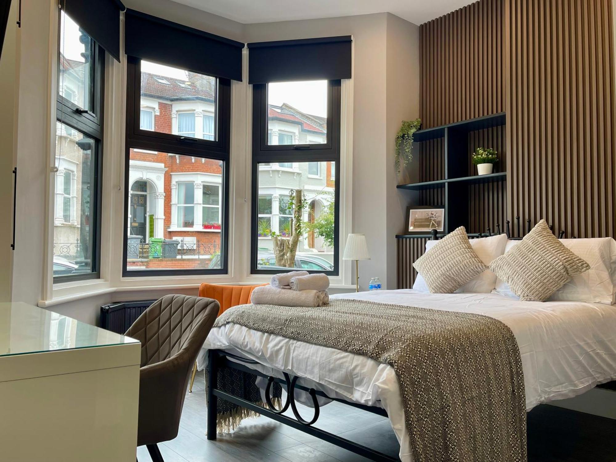 Luxury In Vibrant Area * London