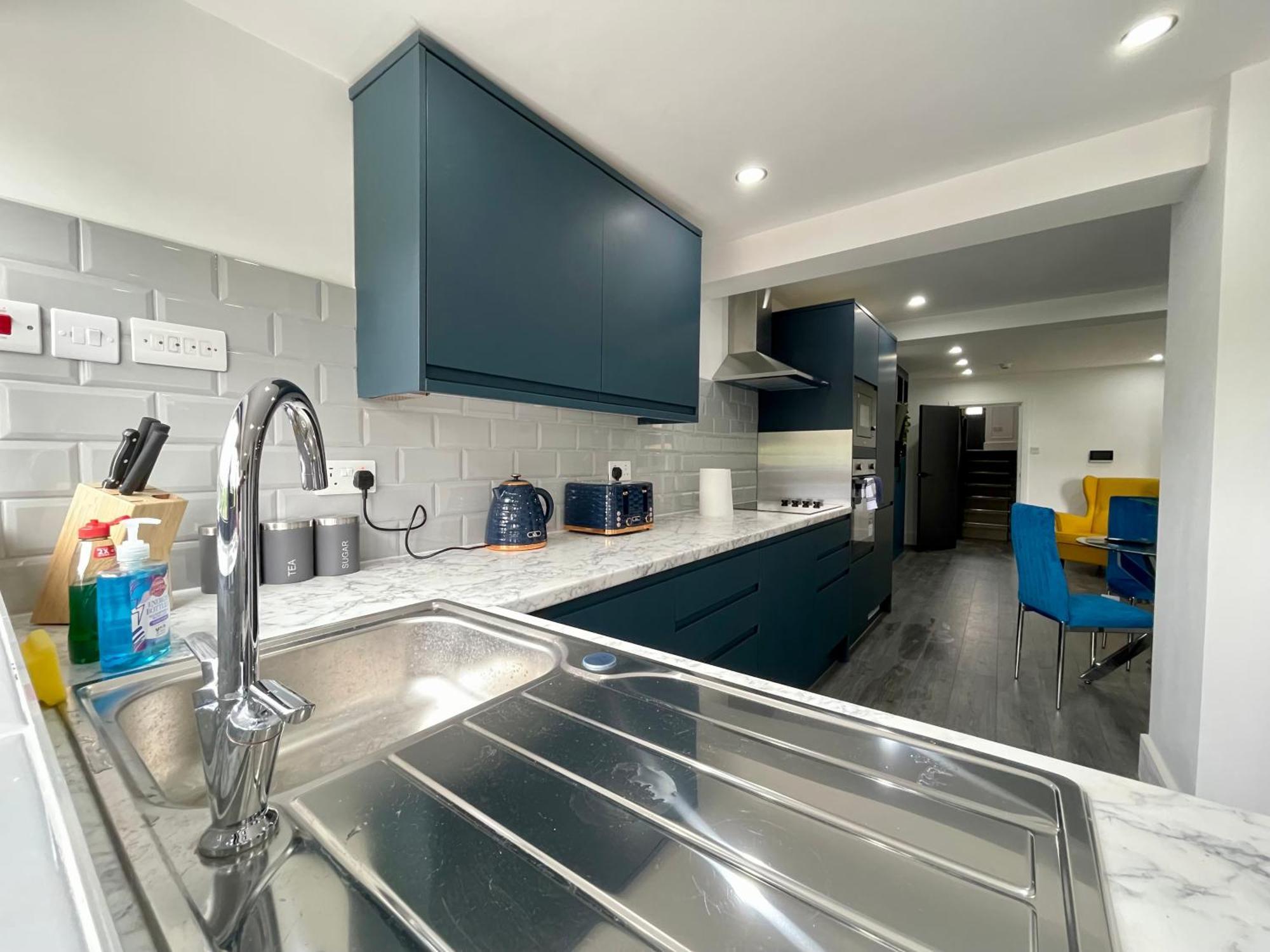 Luxury In Vibrant Area London