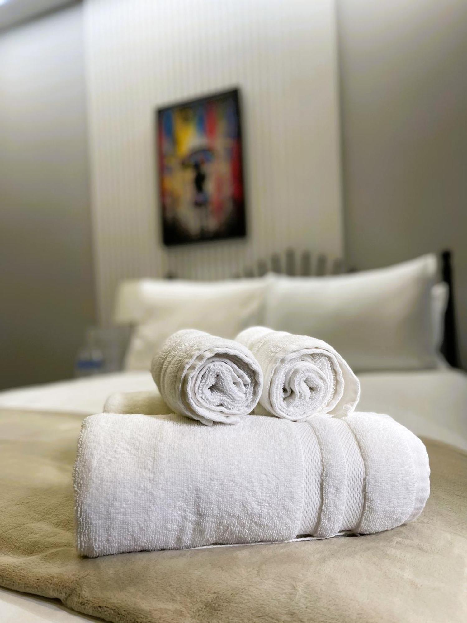 Luxury In Vibrant Area London