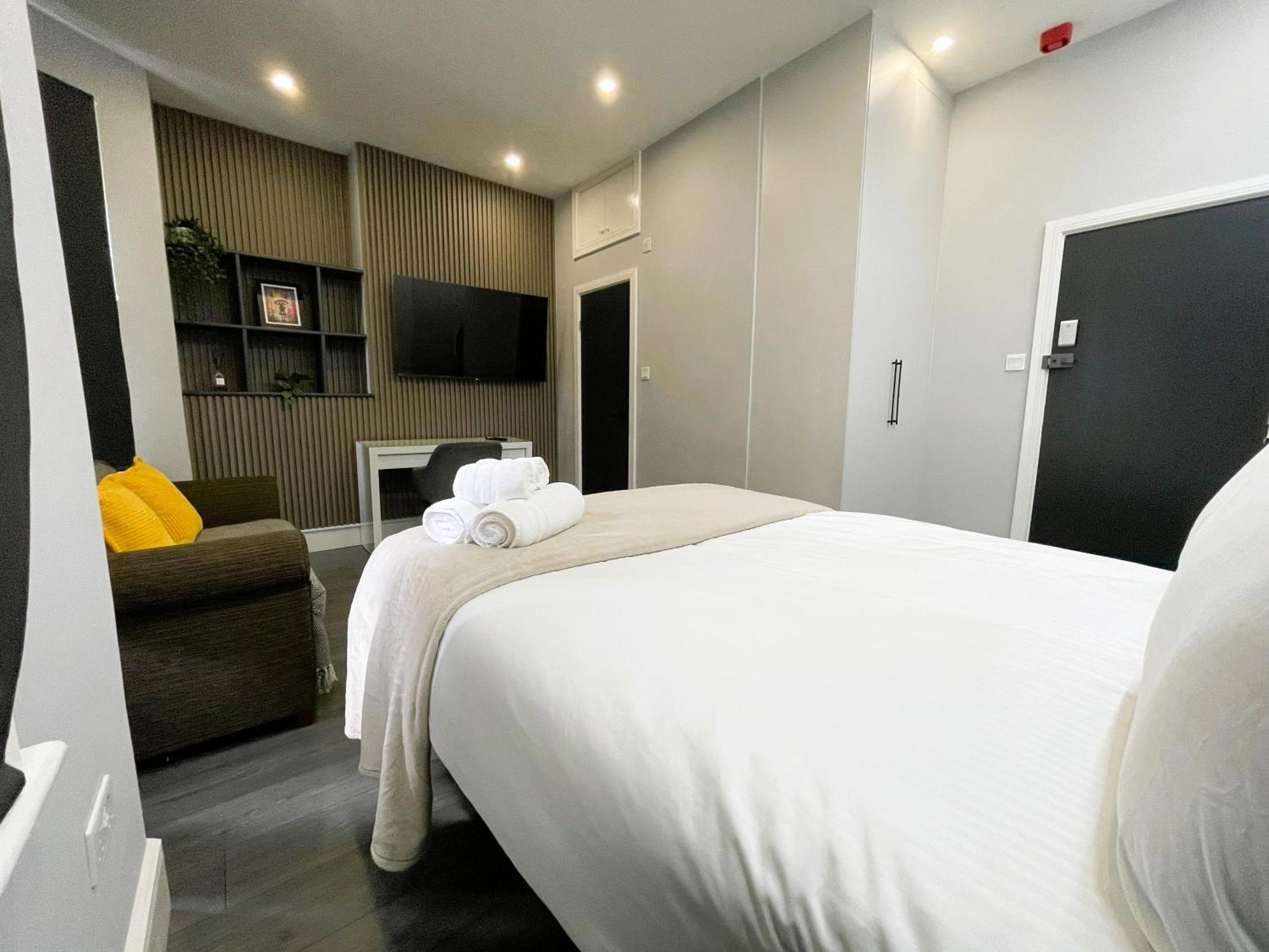 Homestay Luxury In Vibrant Area
