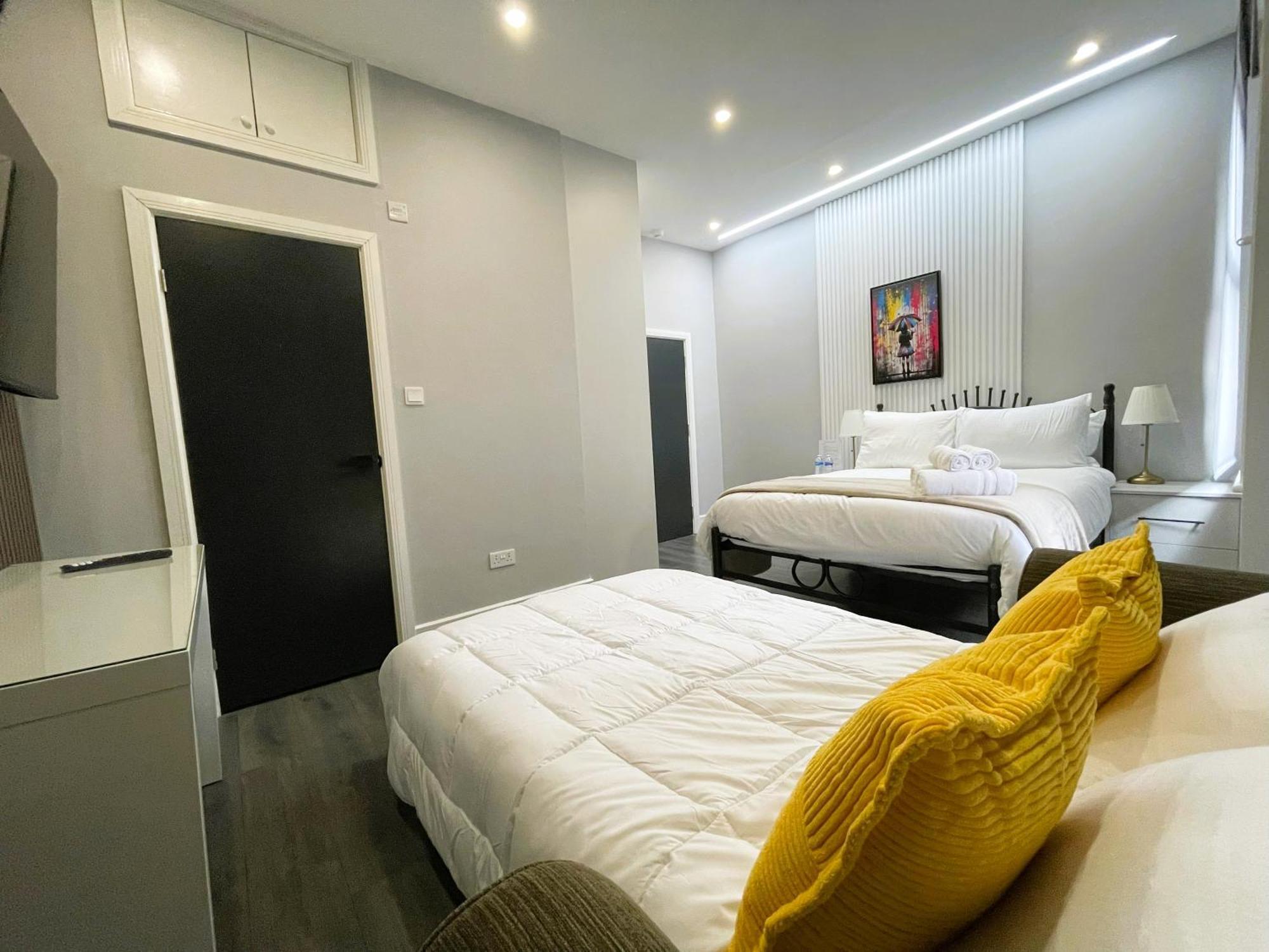 Homestay Luxury In Vibrant Area