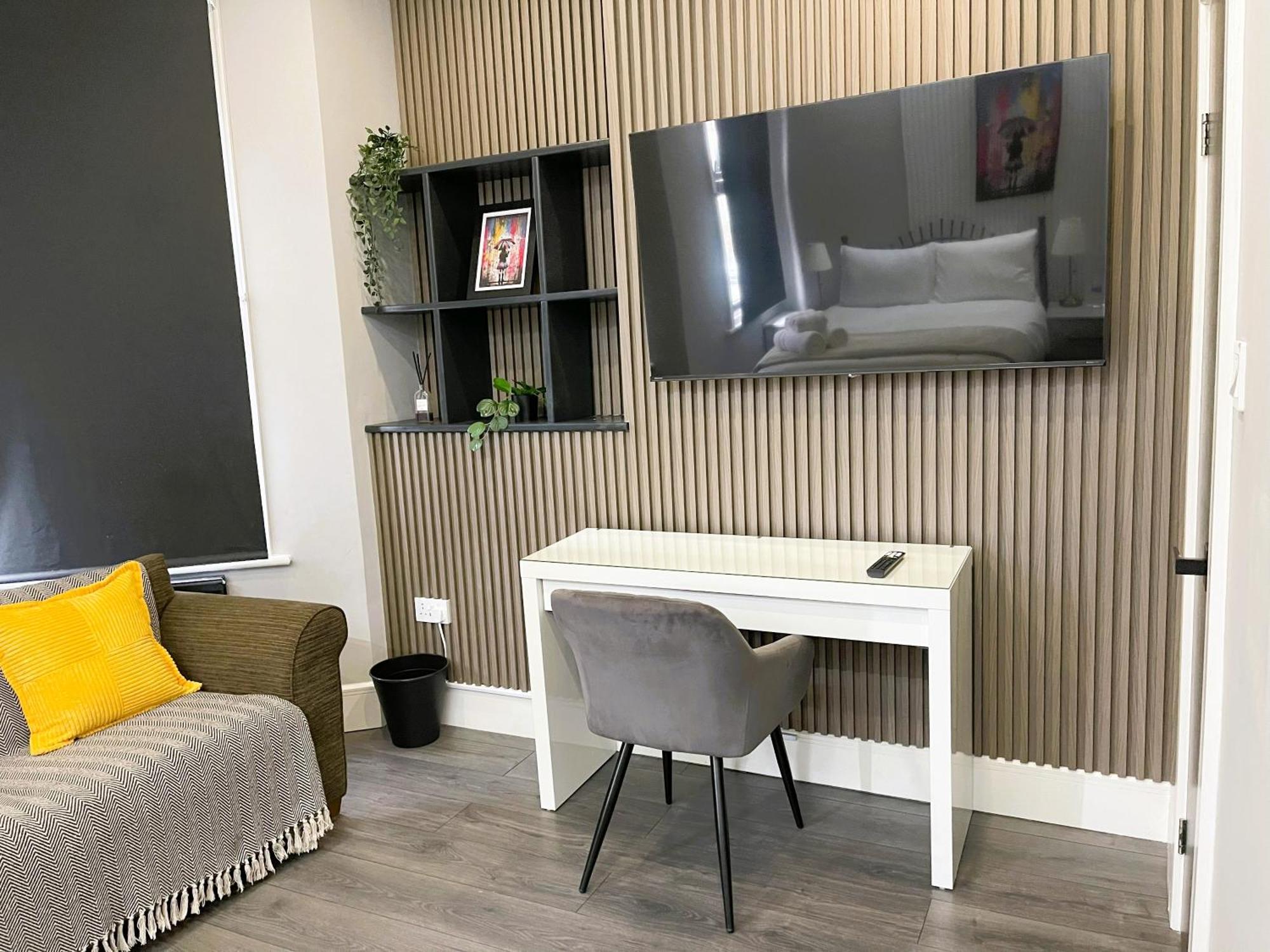 Homestay Luxury In Vibrant Area *
