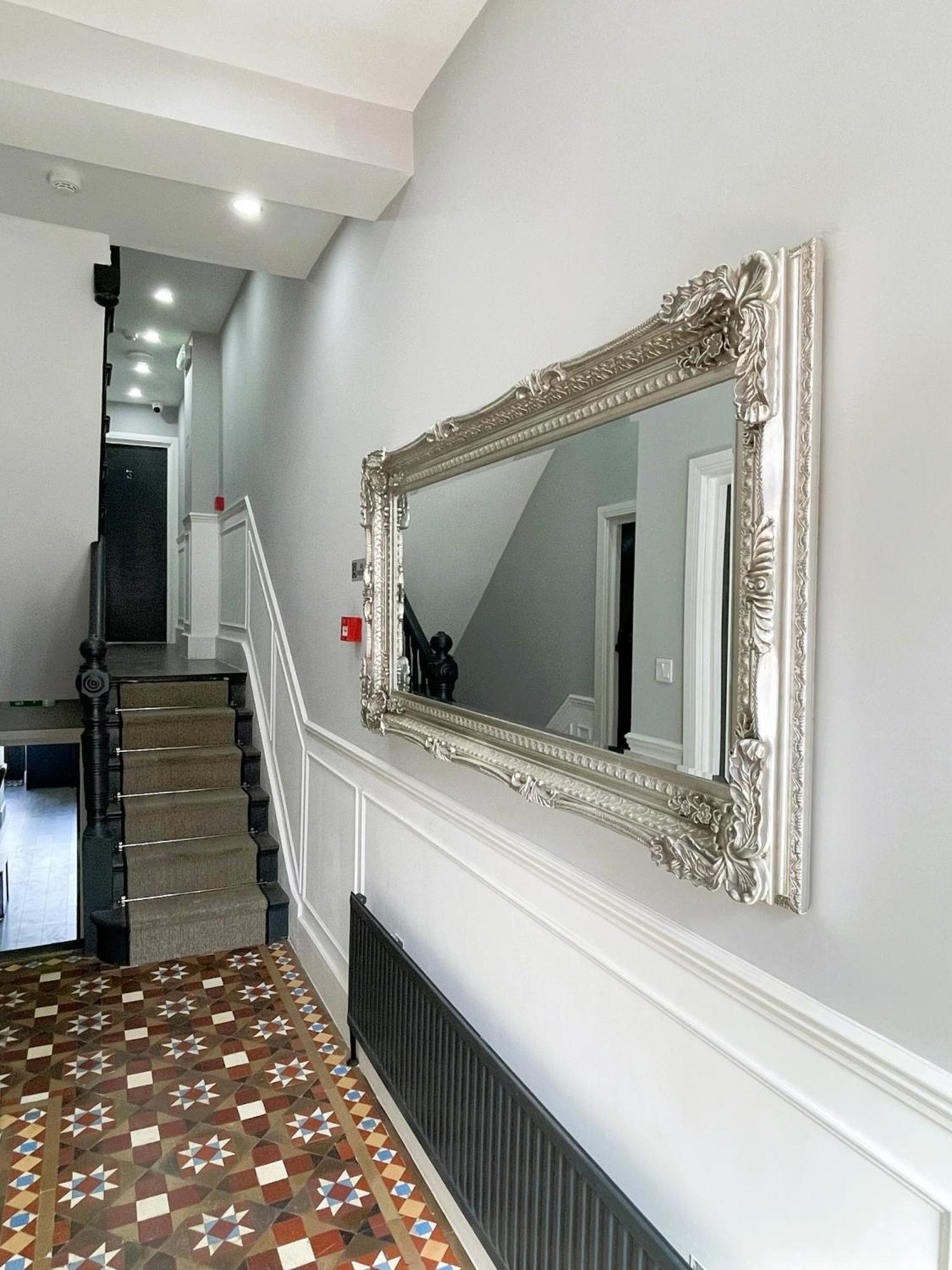 Luxury In Vibrant Area * London